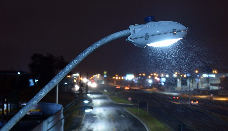 Com-licitação-para-iluminação-pública-travada-Secretaria-de-Urbanismo-planeja-um-novo-chamamento-emergencial-768x444