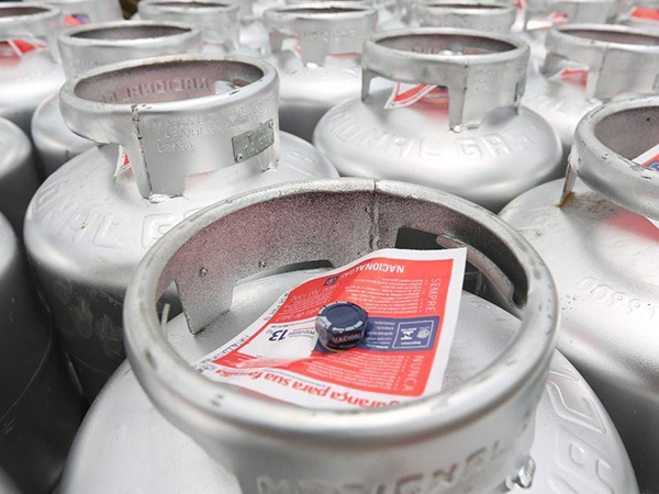 3D902E9E-A7DD-4599-B0C0-3E676F9D7776