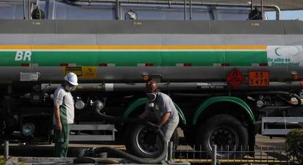 2A44C028-574D-486C-BB52-4B2D3855A2B6