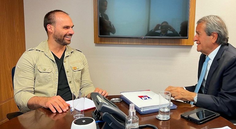 eduardo-bolsonaro-e-valdemar-costa-neto-03022022100345557