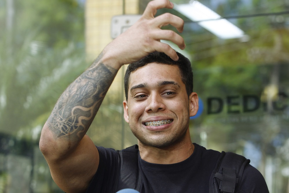 POLÍCIA CIVIL CUMPRIU MANDADOS DE BUSCA E APREENSÃO EM VÁRIOS ENDEREÇOS LIGADOS AO VEREADOR GABRIEL MONTEIRO, NA MANHÃ DESTA QUITA-FEIRA (08)