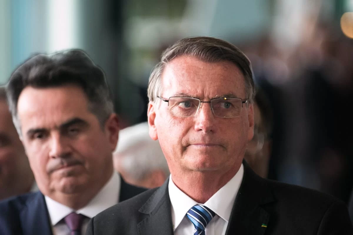 ApoCC81s-reuniaCC83o-com-ministros-e-aliados-jair-Bolsonaro-faraCC81-primeiro-pronunciamento-aos-brasileiros-4.jpeg