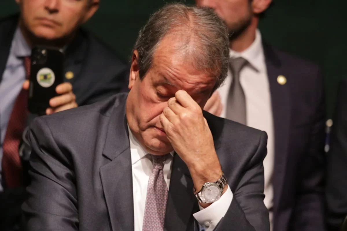 presidente-do-PL-Valdemar-Costa-Neto-declara-terem-sido-feitas-verificacCCA7oCC83es-nas-urnas-eletroCC82nicas-e-que-consta-em-relatoCC81rio-indiCC81cios-de-falhas-1.jpeg