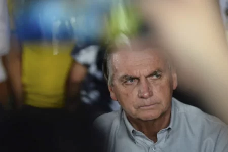 Presidente-Jair-Bolsonaro-visita-o-assentamento-Nova-JerusaleCC81m-em-Samambaia-antigo-acampamento-do-MST-13-450x300.jpg