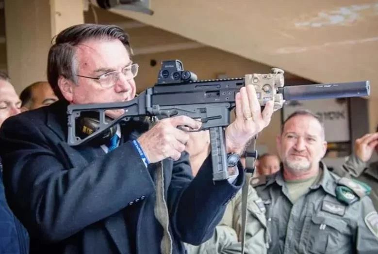 bolsonaro-arma-1.jpg