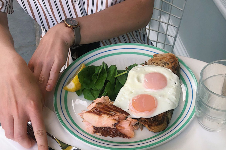 1_homem_finge_ataque_cardiaco-23909519