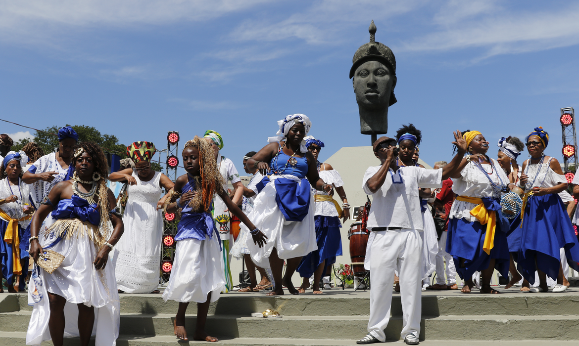 1_consciencia_negra_20_de_novembro_onde_vai_ser_feriado-24192130