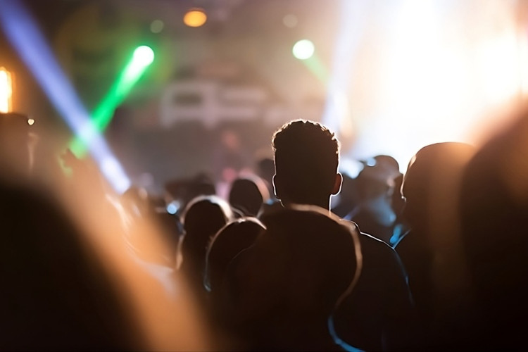 1_casa_de_show_inauguracao_suspensa_transformed-24444803