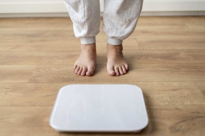 1_person_with_eating_disorder_having_weight_problems-37915844