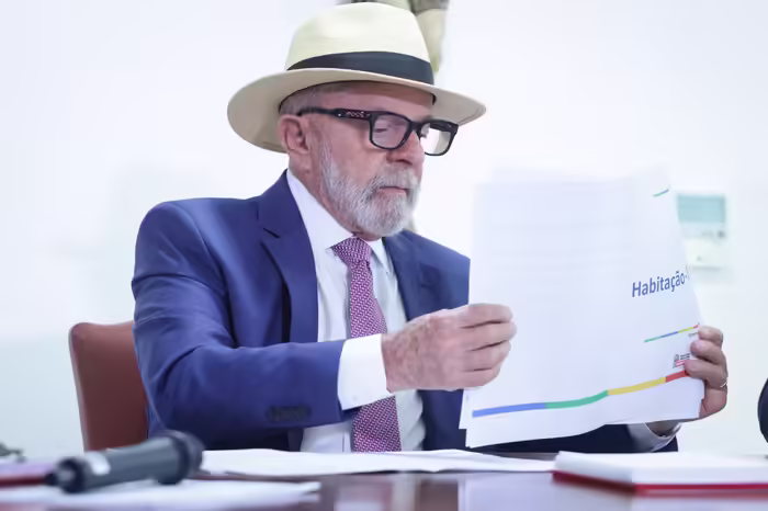 Apos-repouso-Lula-volta-ao-Planalto-e-se-reune-com-ministros2.jpeg