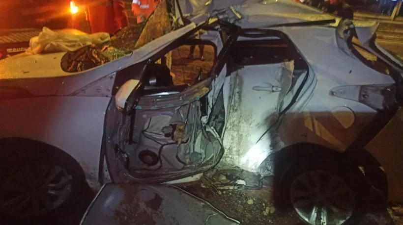 1_colisao_entre_poste_e_carro_deixa_uma_vitima_fatal_no_eusebio-35273104.jpeg