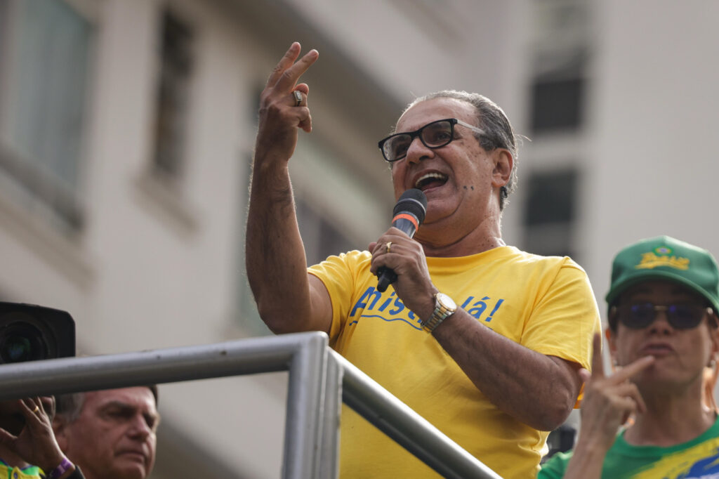 Silas-Malafaia-acompanha-Jair-Bolsonaro-durante-ato-na-Avenida-Paulista-em-SaCC83o-Paulo-pedindo-a-anistia-dos-presos-pelos-ataques-ao-TreCC82s-Poderes-no-dia-8-de-janeiro-MetroCC81poles-2