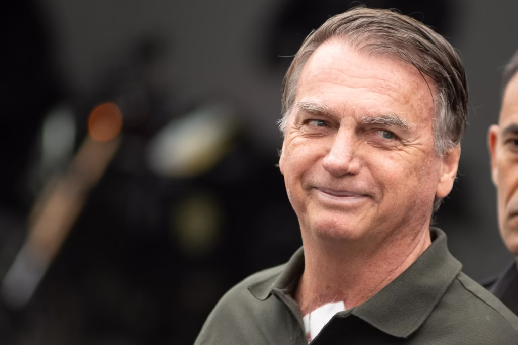 Jair-Bolsonaro-deixou-o-Hospital-DF-Star-em-Brasilia-onde-realizou-um-pequeno-procedimento-dermatologico-Metropoles-7.jpg