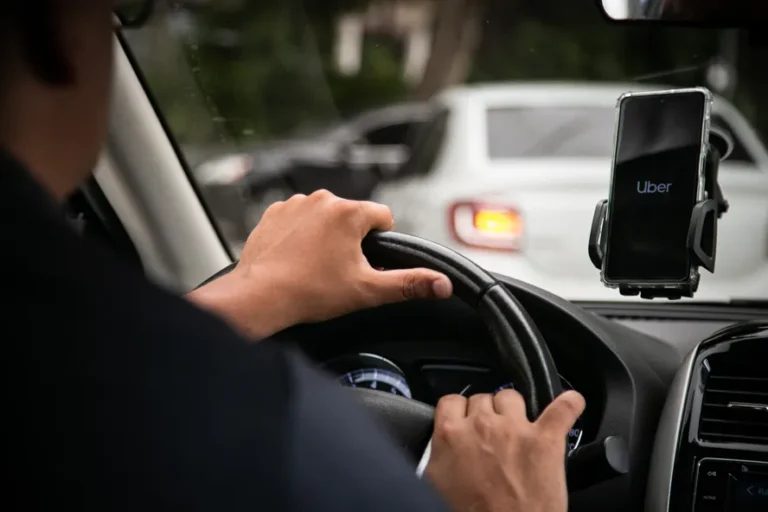 100883543-ri-rio-de-janeiro-rj-18-10-2022-violencia-contra-motoristas-da-uber.-foto-de-reb