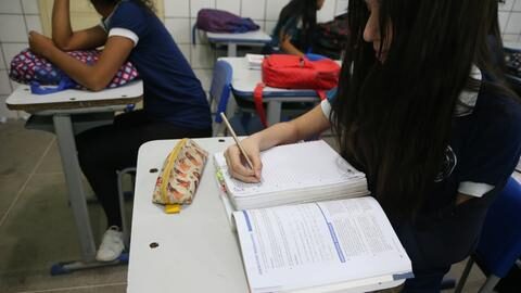 estudante%20em%20sala%20de%20aula