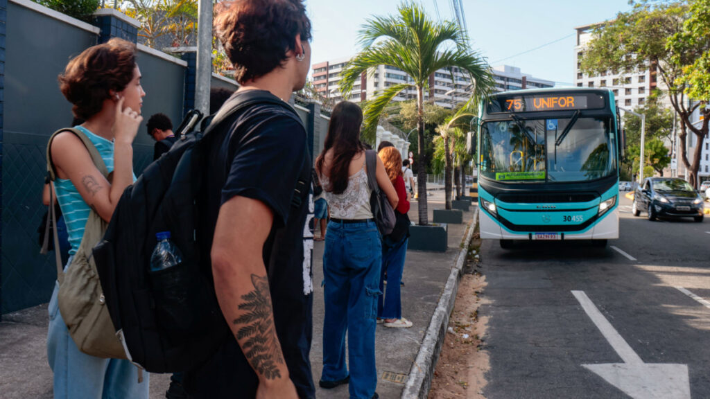 1__novo_modelo_de_paradas_de_onibus__16-38490757