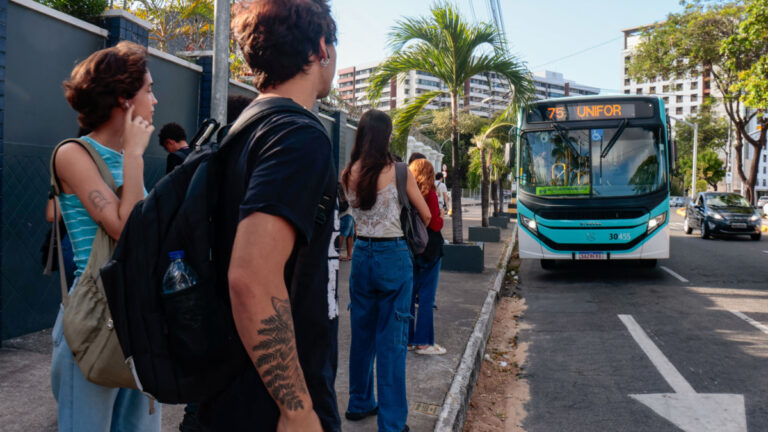1__novo_modelo_de_paradas_de_onibus__16-38490757
