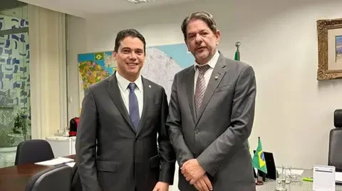 J%C3%BAnior%20Mano%20e%20Cid%20Gomes