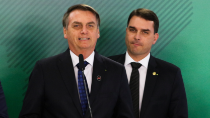 jair-e-flavio-bolsonaro-e1765590643508.png