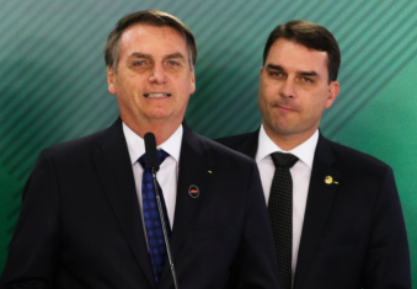 jair-e-flavio-bolsonaro-e1765590643508.png