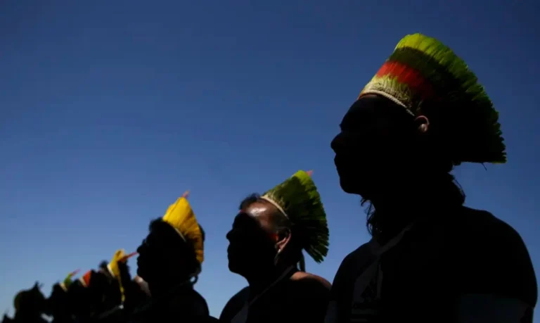 INDIGENAS.jpg