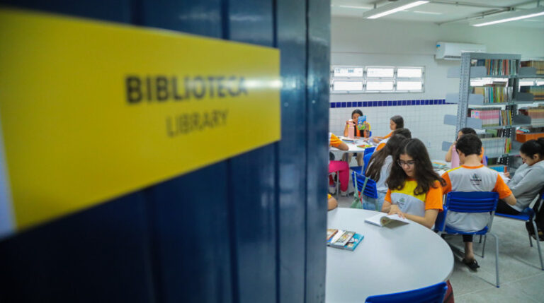 1_requalificacao_da_escola_municipal_prof_luis_recamonde_campelo_26-27550913