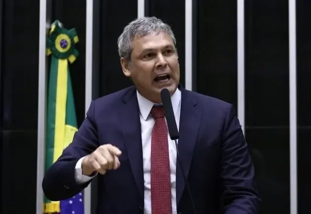 Deputado_Lindbergh_Farias_PT_RJ_lider_do_PT_na_Camara_Divulgacao_Vinicius_Loures_Camara_dos_Deputados_98977ace67_4123b6a4bf