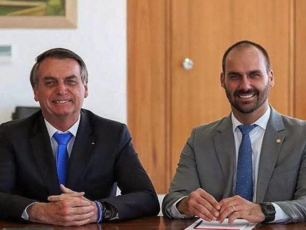 Jair-Bolsonaro-e-Eduardo-Bolsonaro